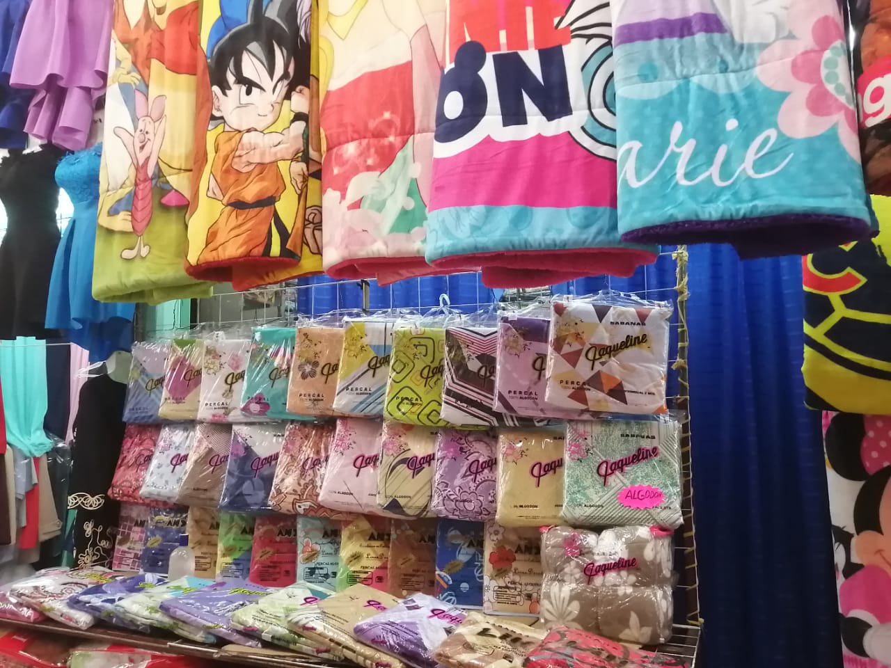 Mercado Mixcalco - Colchas Milán